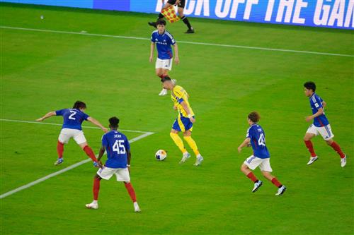 横滨水手 v 纳斯尔