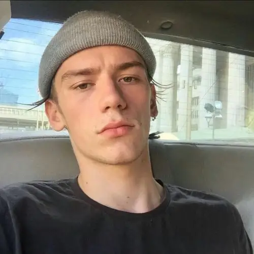 6686体育官网铁牌作者Oberon