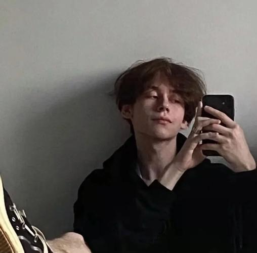 6686体育官网铁牌作者Bess