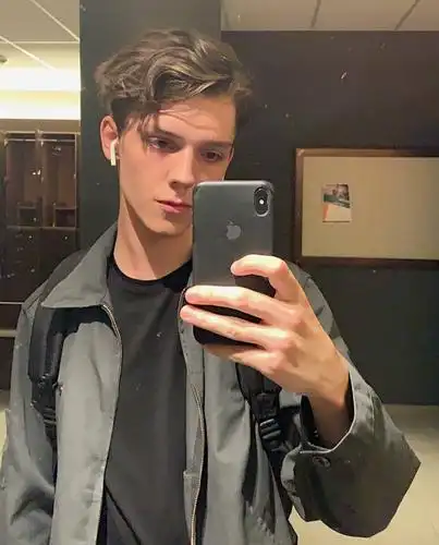 6686体育官网合作伙伴Yuri