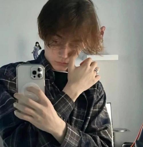 6686体育官网官方作者Lloyd