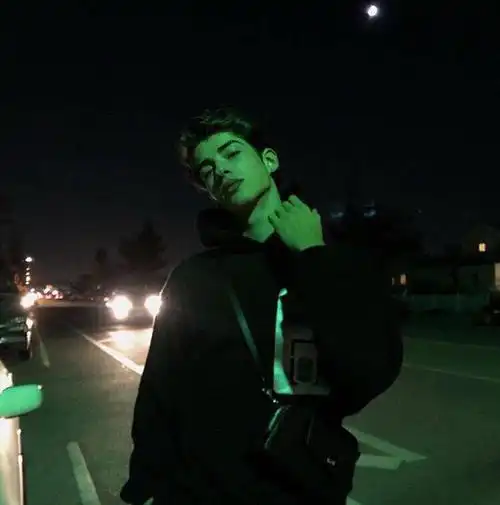 6686体育官网铁牌作者Wolfgang