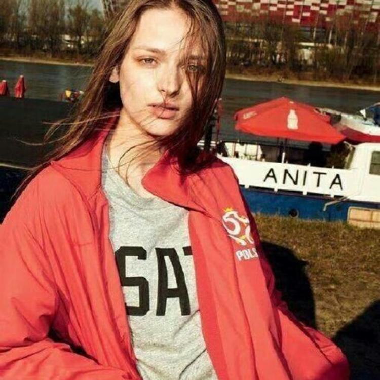 6686体育官网铁牌作者短发过夏