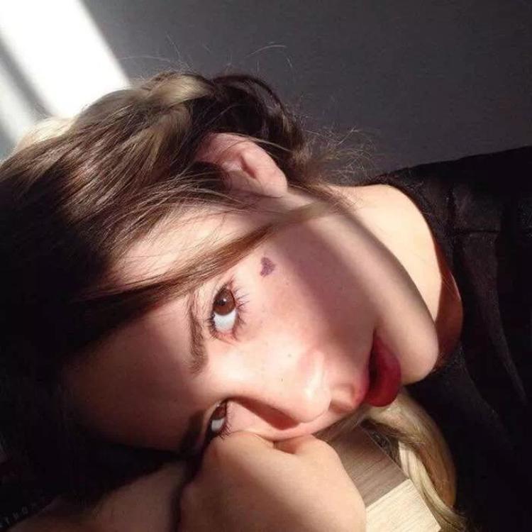 6686体育官网金牌作者Zoe