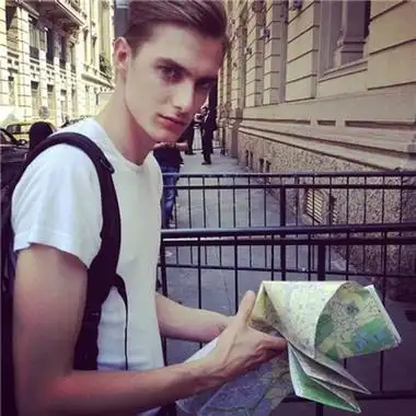 6686体育官网首席作者笑到面瘫