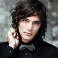 6686体育官网海外作者Esme