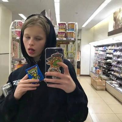 6686体育官网铜牌作者Ambrose